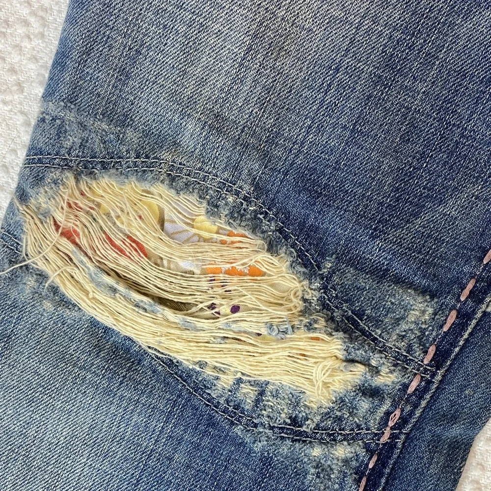 Joe's Jeans Low Rise Boho chic Embroidered Distressed and patchwork detail - Picture 8 of 14